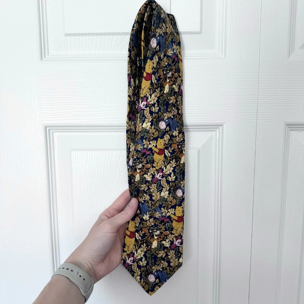 Disney Winnie the Pooh & Friends Fall Leaves Tie - Multicolor